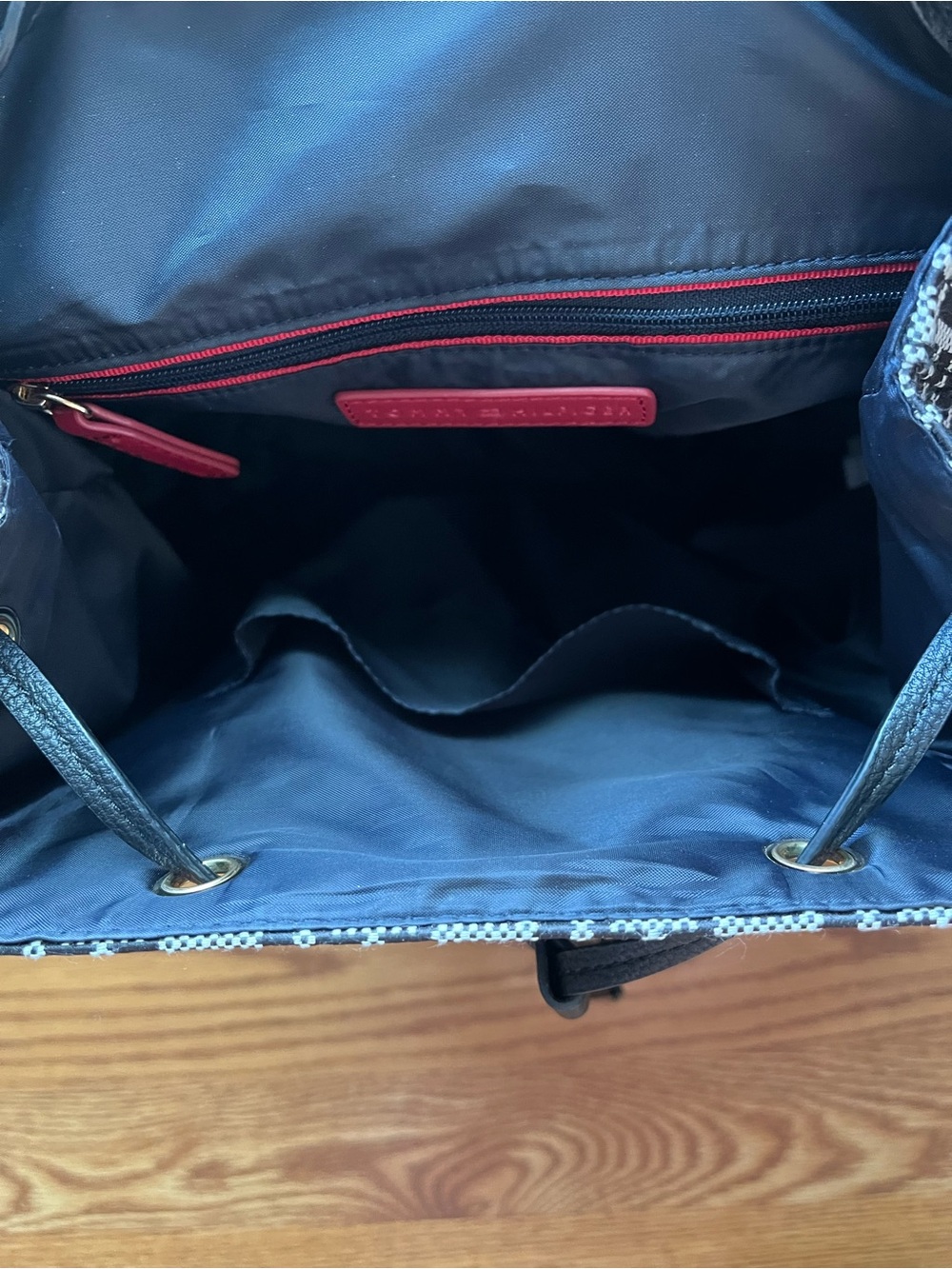 Tommy Hilfiger Back Pack - Picture 5 of 8